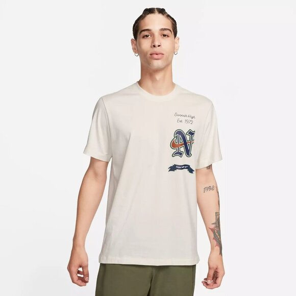 Nike Big Boys' Sportswear Swoosh Jr. High Gel Tee Sz Small - Picture 1 of 8